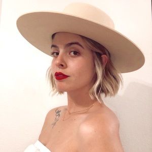 Meet your Posher, Hannahjo